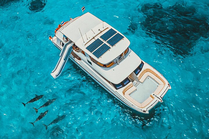 Luxus-Katamaran-Tour Phuket: Phi Phi, Maya Bay & Maithon mit Schnorcheln | wizardtrip