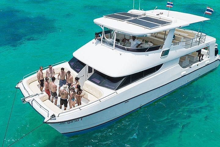 Luxe catamaran cruise naar Phi Phi, Maya Bay en Maithon eiland vanuit Phuket, foto 20 | wizardtrip