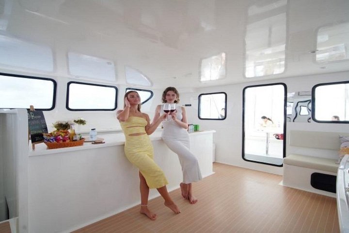 Luxe catamaran cruise naar Phi Phi, Maya Bay en Maithon eiland vanuit Phuket, foto 28 | wizardtrip