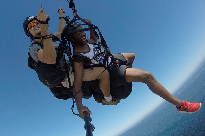 Vivez le parapente en tandem au-dessus des sites emblématiques du Cap comme Lion's Head et Signal Hill, photo 10 | wizardtrip
