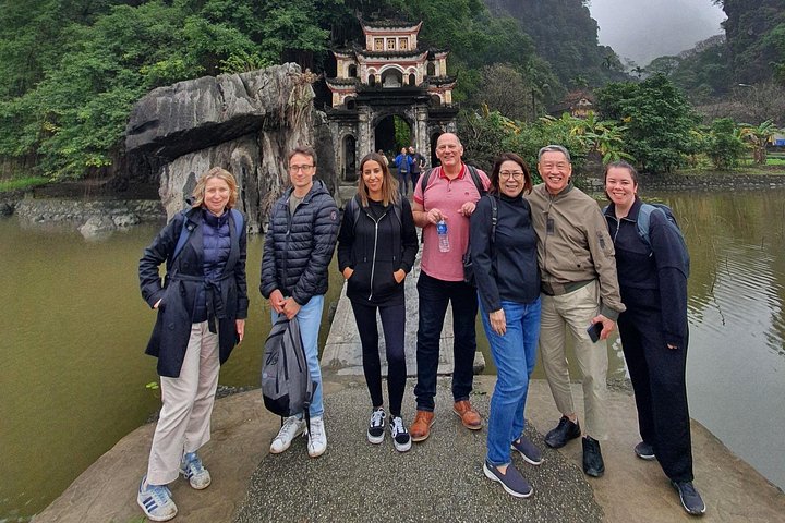 Excursion d'une journée pittoresque à Ninh Binh depuis Hanoï, avec balades en bateau, sites anciens et vélo à la campagne, photo 19 | wizardtrip