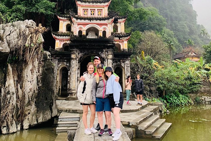 Excursion d'une journée pittoresque à Ninh Binh depuis Hanoï, avec balades en bateau, sites anciens et vélo à la campagne, photo 20 | wizardtrip