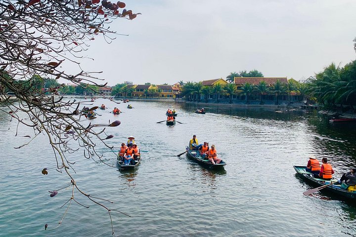 Excursion d'une journée pittoresque à Ninh Binh depuis Hanoï, avec balades en bateau, sites anciens et vélo à la campagne, photo 28 | wizardtrip
