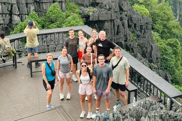 Excursion d'une journée pittoresque à Ninh Binh depuis Hanoï, avec balades en bateau, sites anciens et vélo à la campagne, photo 31 | wizardtrip