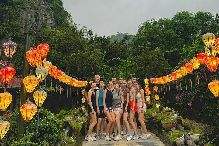 Excursion d'une journée pittoresque à Ninh Binh depuis Hanoï, avec balades en bateau, sites anciens et vélo à la campagne, photo 34 | wizardtrip