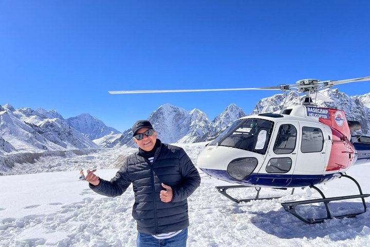 Survol du camp de base de l'Everest et Kalapathar en hélicoptère avec petit-déjeuner | wizardtrip