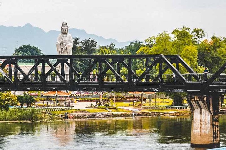 Tour privado à Cascata Erawan, Estrada de Ferro da Morte e santuário de elefantes em Kanchanaburi, Tailândia, foto 8 | wizardtrip