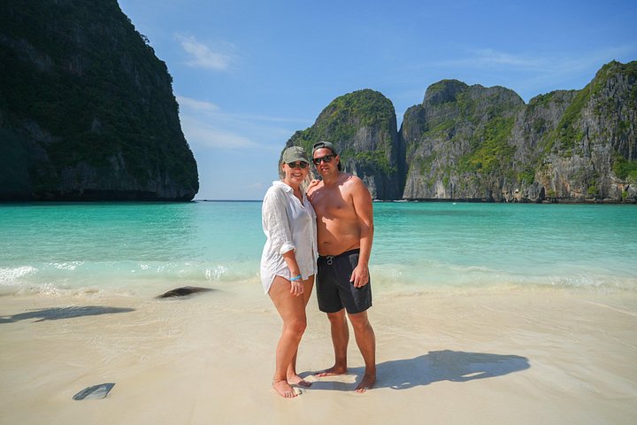 Speedboot tour naar Phi Phi Islands en Maya Bay vanuit Phuket, Thailand, met prachtige stranden en helder water, foto 13 | wizardtrip