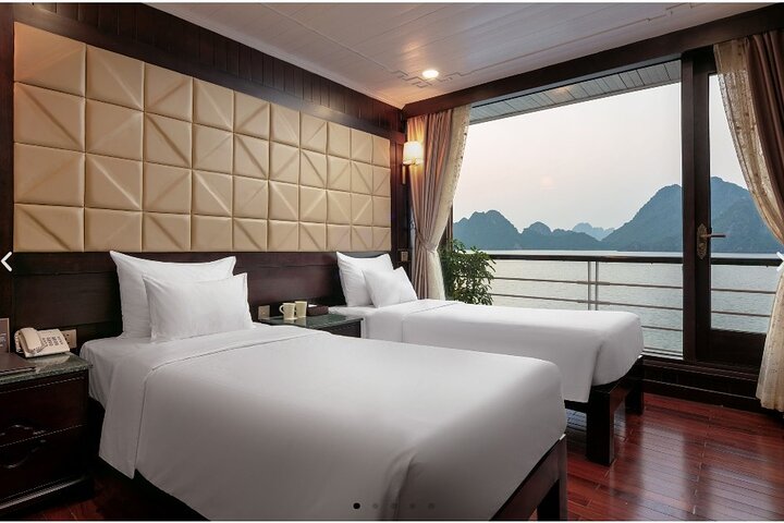 Overnachtingscruise-avontuur in Halong Bay, Vietnam, met kalkstenen karsts, grotten en activiteiten, foto 9 | wizardtrip