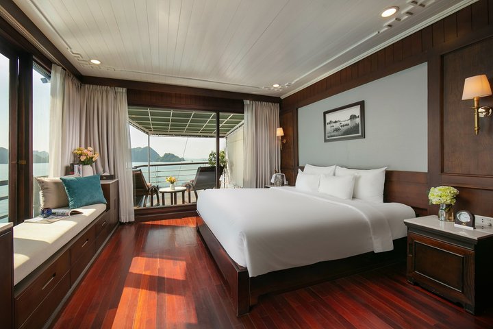 Overnachtingscruise-avontuur in Halong Bay, Vietnam, met kalkstenen karsts, grotten en activiteiten, foto 14 | wizardtrip