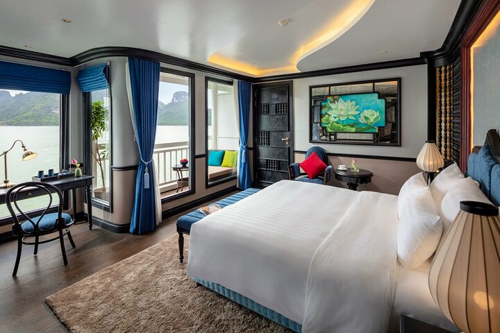 Overnachtingscruise-avontuur in Halong Bay, Vietnam, met kalkstenen karsts, grotten en activiteiten, foto 15 | wizardtrip