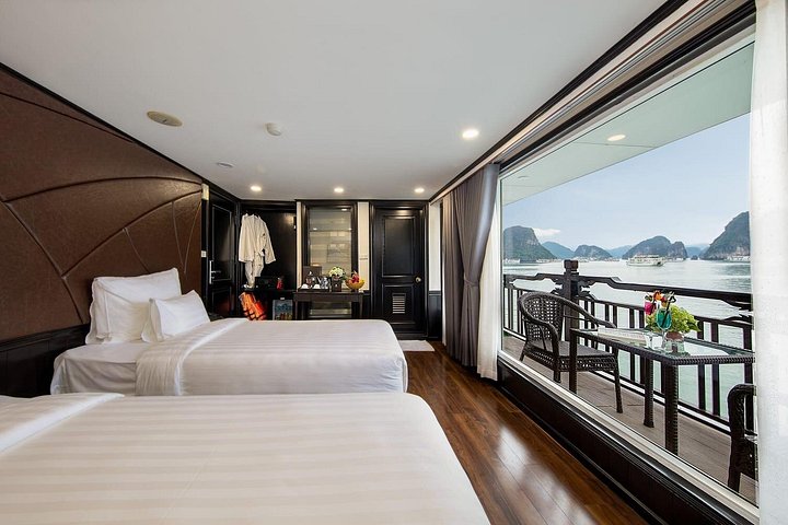 Overnachtingscruise-avontuur in Halong Bay, Vietnam, met kalkstenen karsts, grotten en activiteiten, foto 33 | wizardtrip