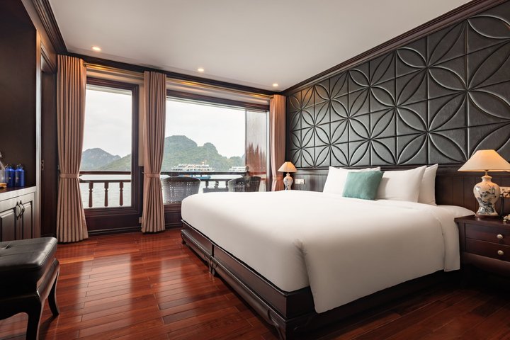 Overnachtingscruise-avontuur in Halong Bay, Vietnam, met kalkstenen karsts, grotten en activiteiten, foto 44 | wizardtrip