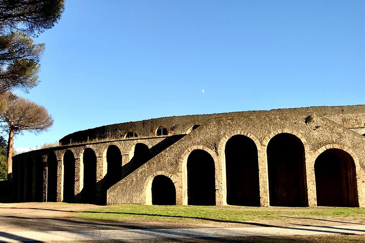 Door archeoloog geleide kleine groepstour die oude Romeinse ruïnes in Pompeii, Italië, verkent, foto 15 | wizardtrip