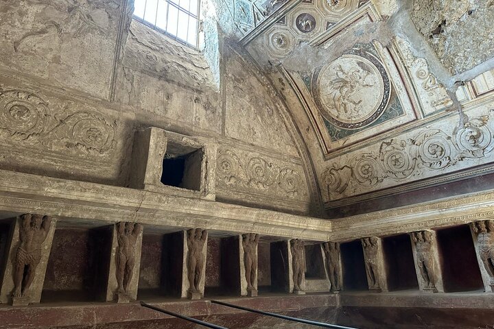 Door archeoloog geleide kleine groepstour die oude Romeinse ruïnes in Pompeii, Italië, verkent, foto 19 | wizardtrip
