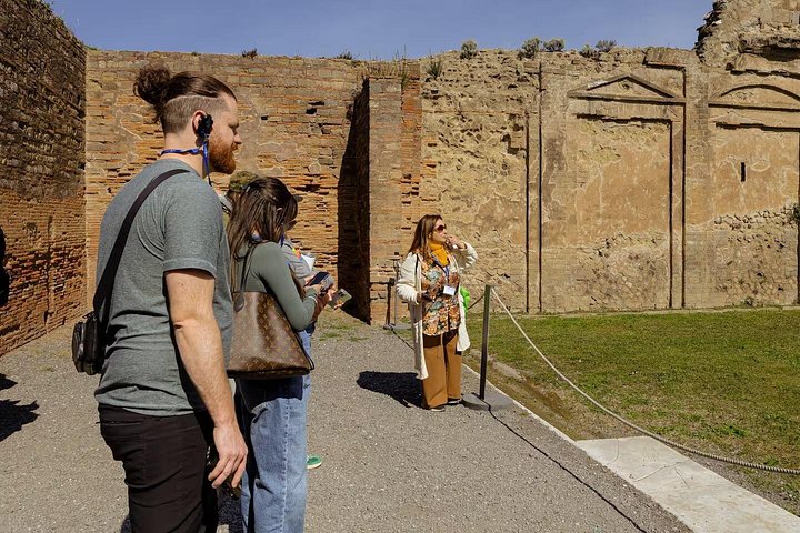 Guidad tur av Pompejis ruiner och ridäventyr på Vesuvius med lunch och vin, foto 15 | wizardtrip