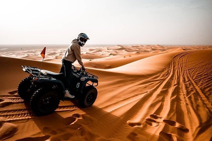 Oplev en spændende VIP-ørkensafari i Dubai med sandkørsel, quad biking, kamelture og kulturelle shows, foto 6 | wizardtrip