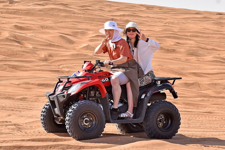 Oplev en spændende VIP-ørkensafari i Dubai med sandkørsel, quad biking, kamelture og kulturelle shows, foto 8 | wizardtrip