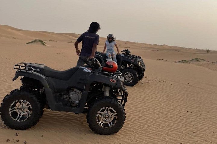 Oplev en spændende VIP-ørkensafari i Dubai med sandkørsel, quad biking, kamelture og kulturelle shows, foto 21 | wizardtrip