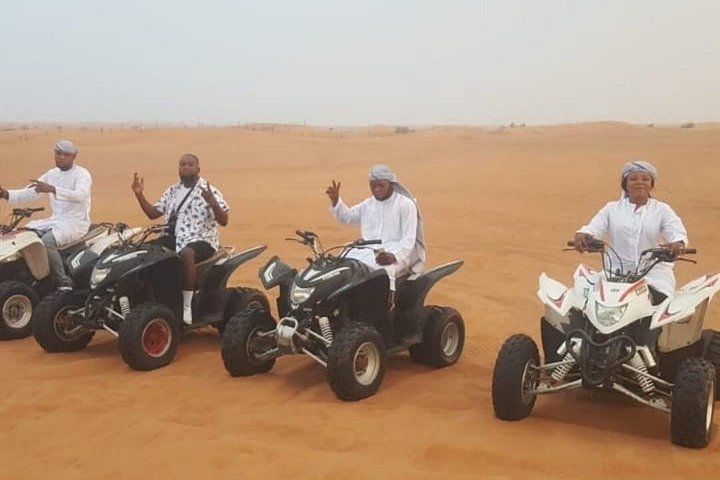Oplev en spændende VIP-ørkensafari i Dubai med sandkørsel, quad biking, kamelture og kulturelle shows, foto 23 | wizardtrip