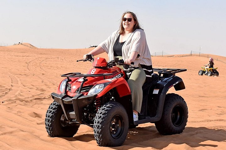 Oplev en spændende VIP-ørkensafari i Dubai med sandkørsel, quad biking, kamelture og kulturelle shows, foto 26 | wizardtrip