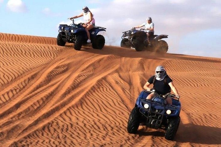 Oplev en spændende VIP-ørkensafari i Dubai med sandkørsel, quad biking, kamelture og kulturelle shows, foto 30 | wizardtrip