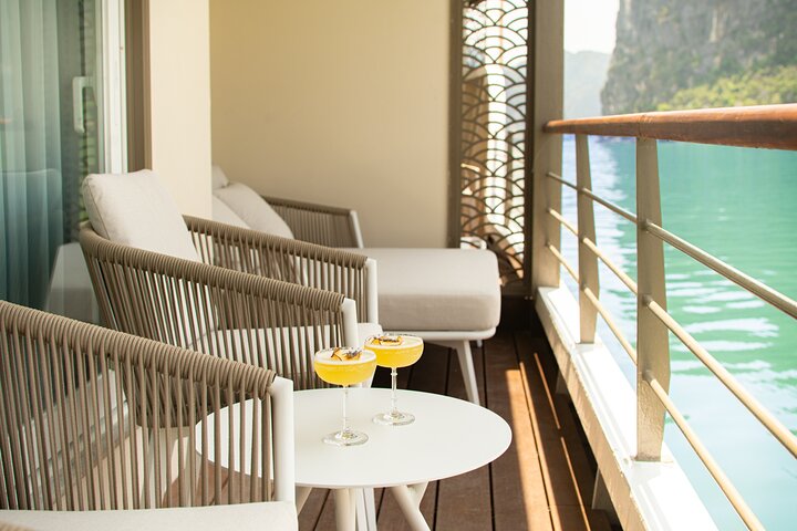 Luksuriøst velværecruise som navigerer de fantastiske kalksteinskarstene i Ha Long Bay, Vietnam, foto 23 | wizardtrip