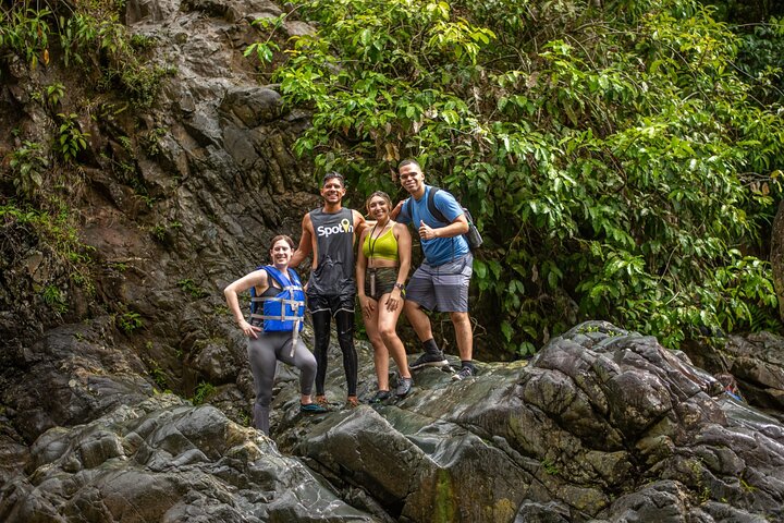 Explore as cascatas, o escorrega aquático e as trilhas exuberantes da Floresta Tropical El Yunque num passeio guiado a partir de San Juan, foto 11 | wizardtrip