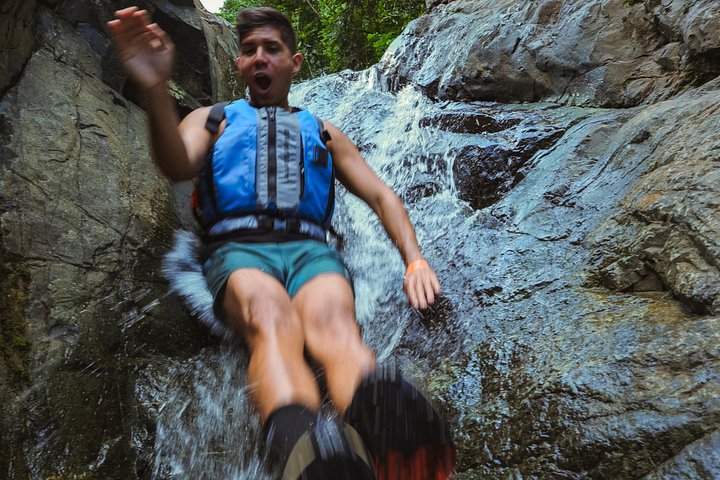 Explore as cascatas, o escorrega aquático e as trilhas exuberantes da Floresta Tropical El Yunque num passeio guiado a partir de San Juan, foto 31 | wizardtrip