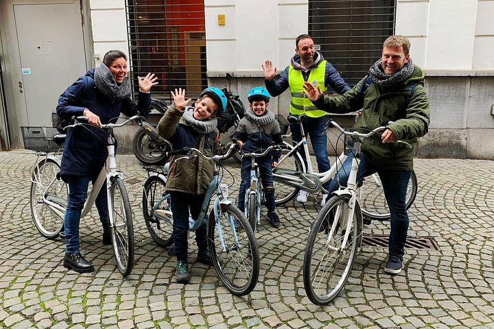 Tour guidato in bicicletta di 2 ore che esplora i punti salienti storici e i monumenti moderni di Anversa, foto 12 | wizardtrip