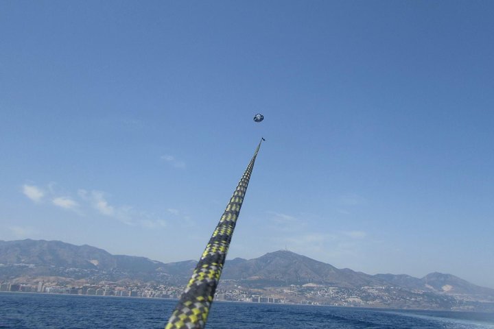 Prova emozionanti voli in parasailing sul mare a Fuengirola, Spagna, foto 7 | wizardtrip