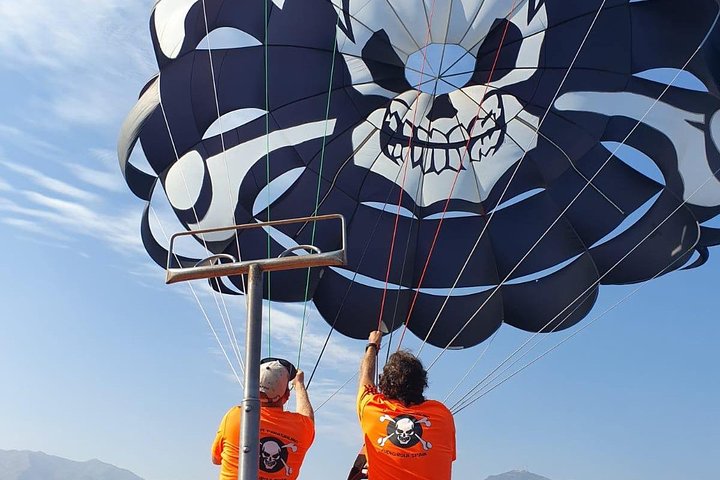 Prova emozionanti voli in parasailing sul mare a Fuengirola, Spagna, foto 8 | wizardtrip