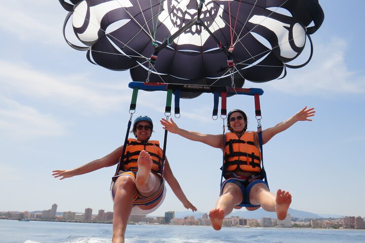 Prova emozionanti voli in parasailing sul mare a Fuengirola, Spagna, foto 16 | wizardtrip