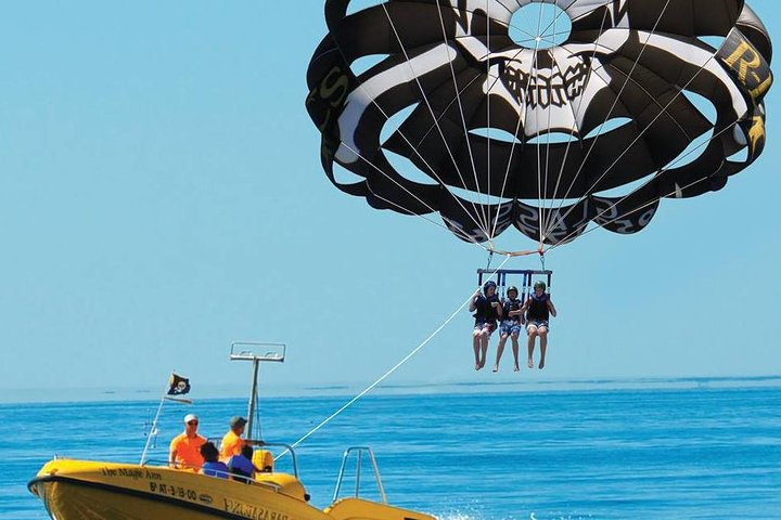 Prova emozionanti voli in parasailing sul mare a Fuengirola, Spagna, foto 19 | wizardtrip
