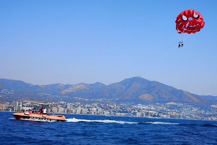 Prova emozionanti voli in parasailing sul mare a Fuengirola, Spagna, foto 20 | wizardtrip