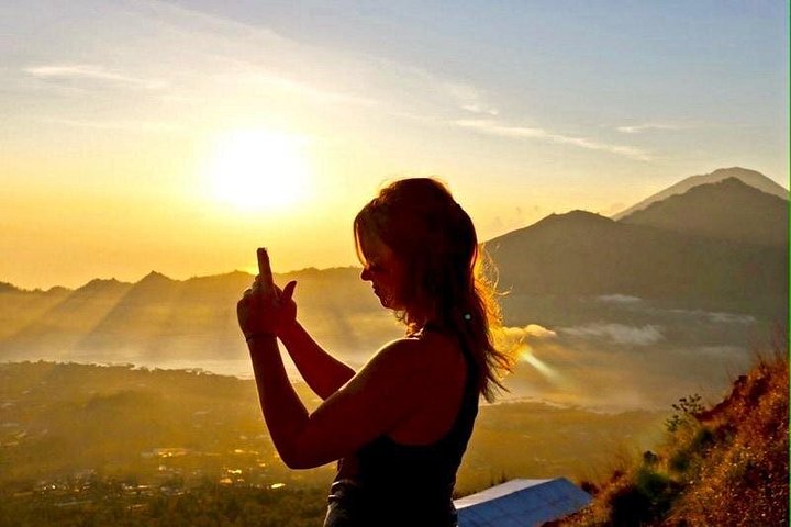 Solopgangsvandretur til Mount Batur-toppen i Ubud, Bali, Indonesien, med vulkansk udsigt og morgenmad, foto 13 | wizardtrip