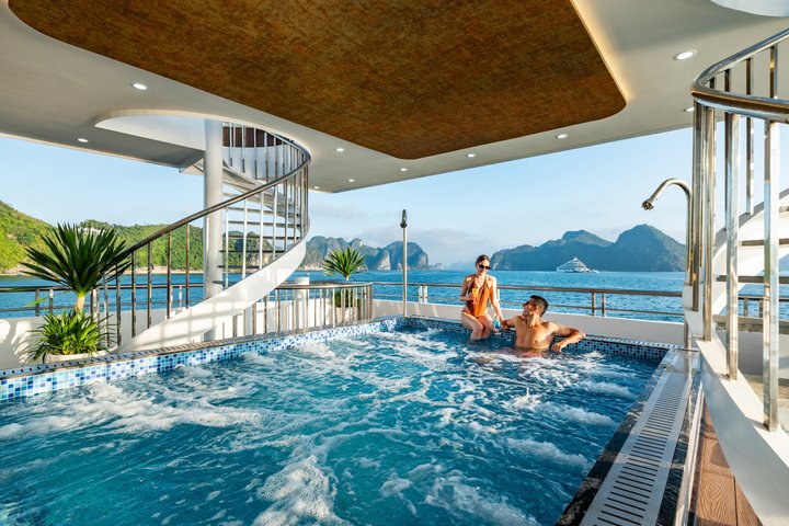 Full-day cruise exploring Ha Long Bay's caves, islands, and waters from Hanoi, photo 9 | wizardtrip