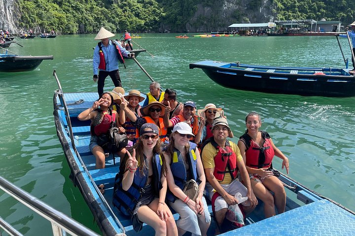 Full-day cruise exploring Ha Long Bay's caves, islands, and waters from Hanoi, photo 21 | wizardtrip