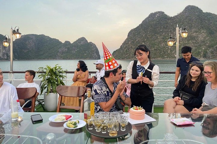 Luxury cruise navigating through the stunning limestone karsts of Ha Long Bay, Vietnam, photo 32 | wizardtrip