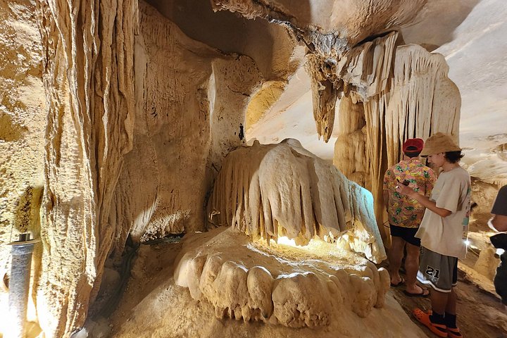 ハロン湾の素晴らしい石灰岩の奇岩群を航行するラグジュアリークルーズ、ベトナム、写真34 | wizardtrip
