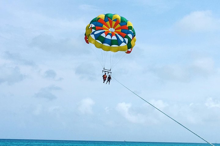 Aruba Parasailing mit unvergleichlichem Ausblick | wizardtrip
