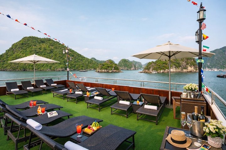 Luxury Halong Bay day cruise with limestone karsts, buffet lunch, and onboard relaxation, photo 21 | wizardtrip