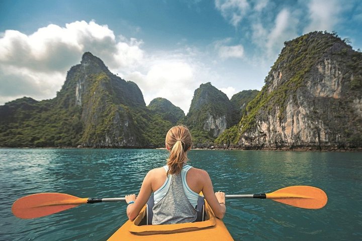 Luxury Halong Bay day cruise with limestone karsts, buffet lunch, and onboard relaxation, photo 37 | wizardtrip