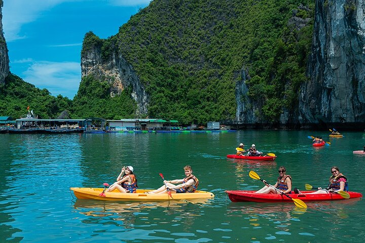 Luxury Halong Bay day cruise with limestone karsts, buffet lunch, and onboard relaxation, photo 38 | wizardtrip