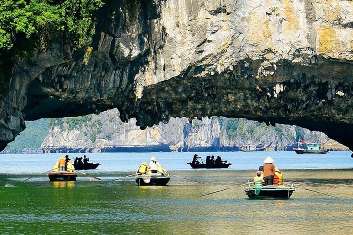 Luxury Halong Bay day cruise with limestone karsts, buffet lunch, and onboard relaxation, photo 42 | wizardtrip