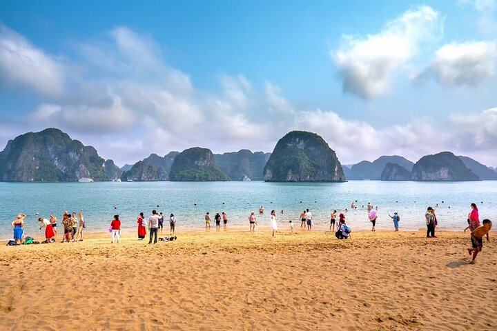 Luxury Halong Bay day cruise with limestone karsts, buffet lunch, and onboard relaxation, photo 43 | wizardtrip