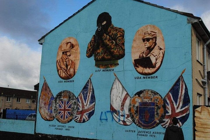 Explorez les murales et les Murs de la Paix de Belfast lors d'une visite privée en taxi avec un guide local, photo 101 | wizardtrip