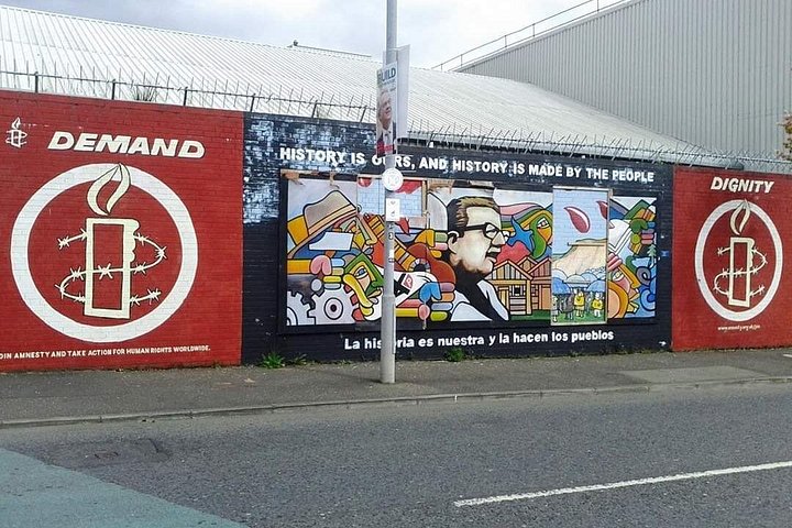 Explorez les murales et les Murs de la Paix de Belfast lors d'une visite privée en taxi avec un guide local, photo 104 | wizardtrip