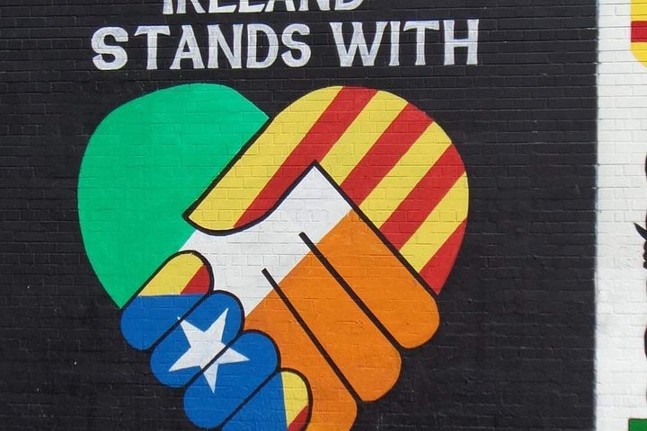 Explorez les murales et les Murs de la Paix de Belfast lors d'une visite privée en taxi avec un guide local, photo 107 | wizardtrip