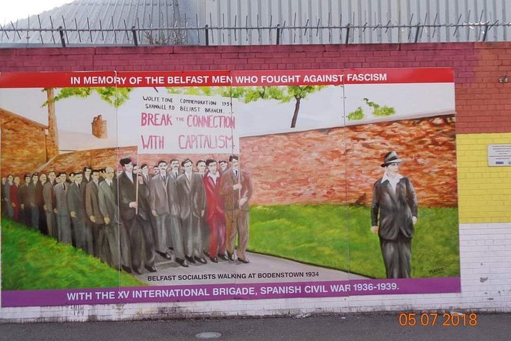 Explorez les murales et les Murs de la Paix de Belfast lors d'une visite privée en taxi avec un guide local, photo 109 | wizardtrip